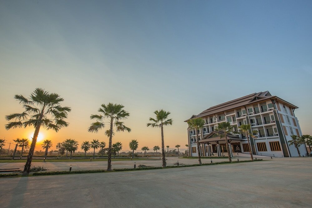 Фото отеля 2