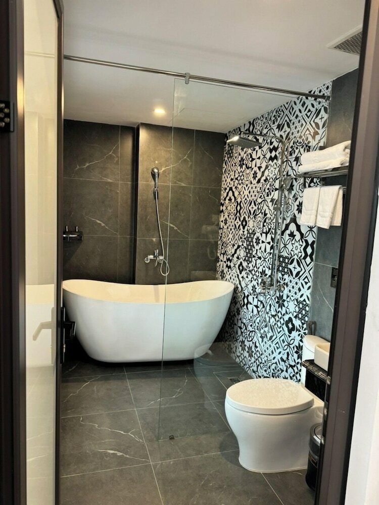 Фото Aquarius Premium Hotel