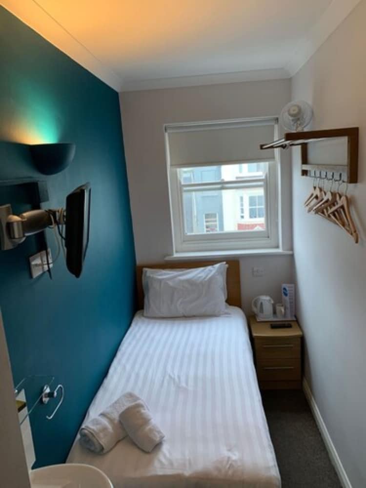 Фото Legends Hotel Brighton