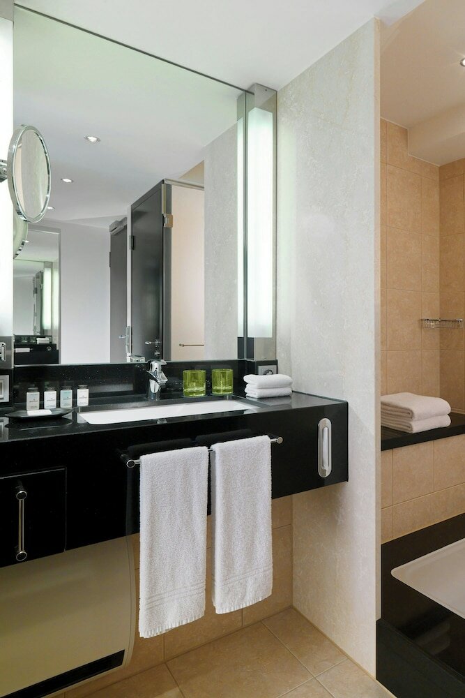 Фото Four Points by Sheraton Munich Arabellapark