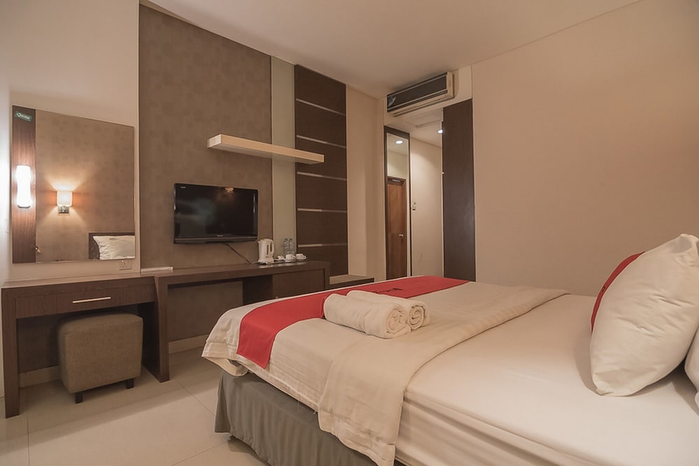 Фото RedDoorz Premium near Paris Van Java Mall