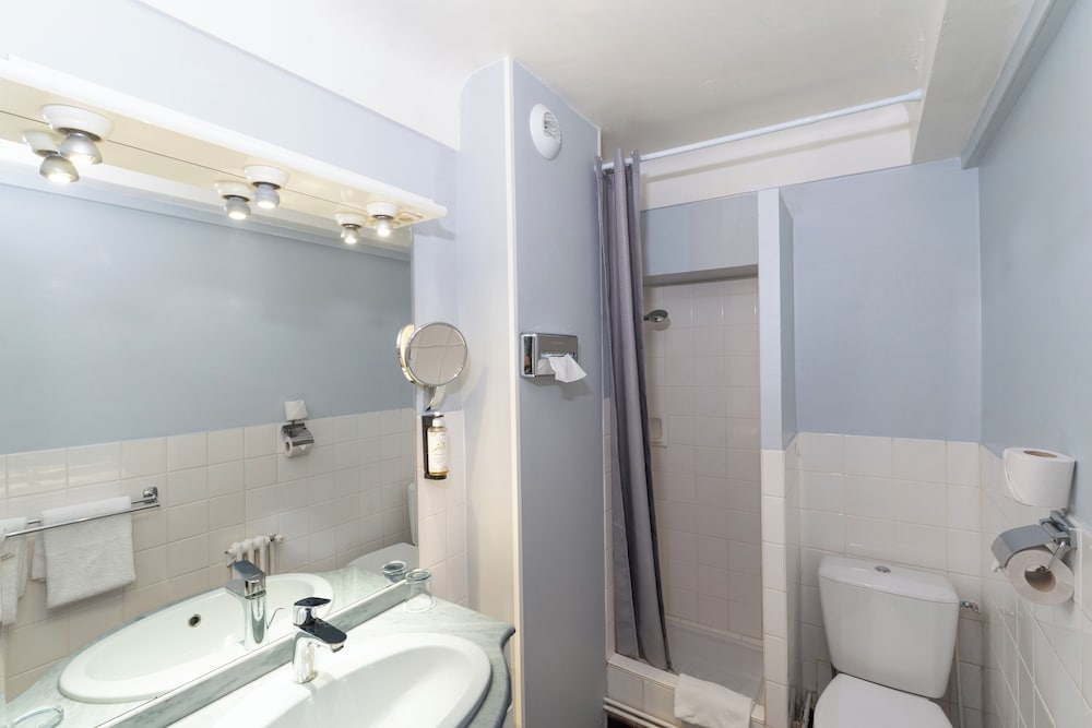 Фото Ibis Styles Centre Niort Hotel