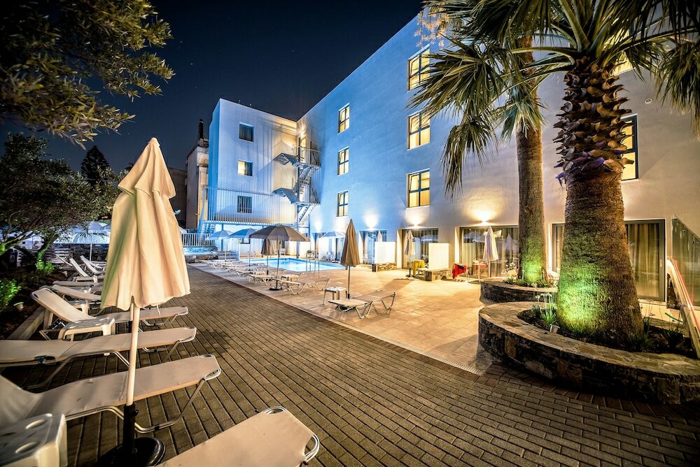 Фото отеля 1