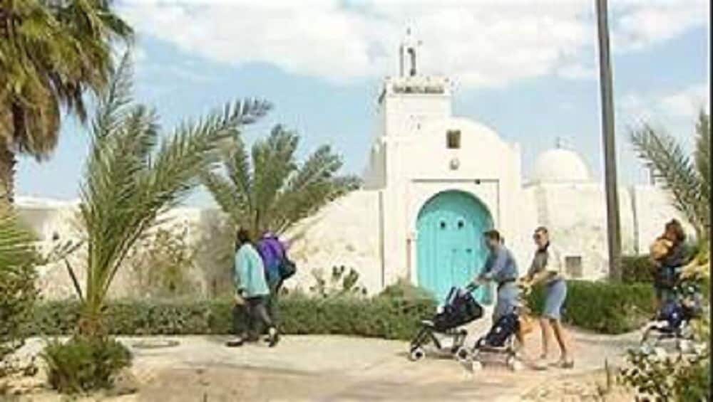 Фото Hôtel Les Palmes d'Or