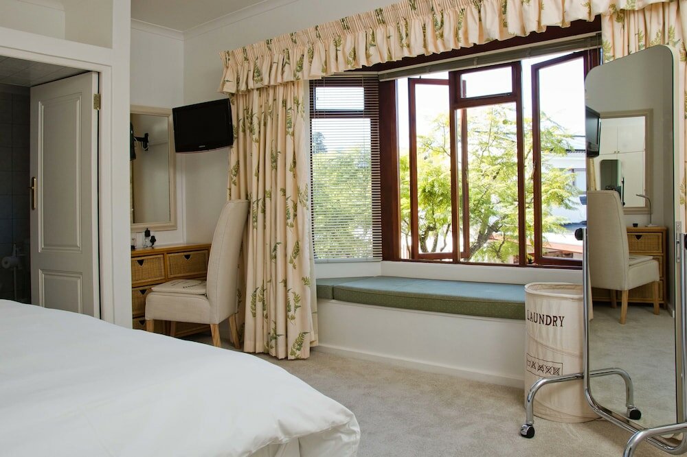 Фото At Winkfield House