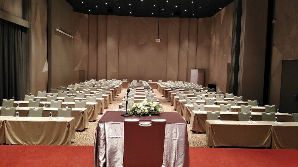 Фото J. Park Hotel