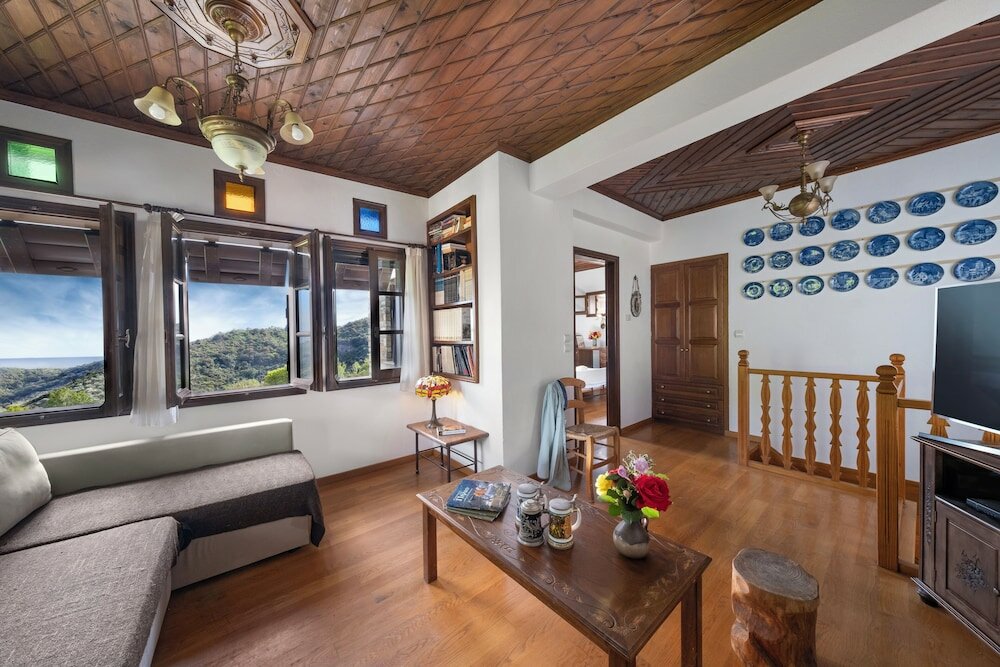 Фото Palios Stathmos