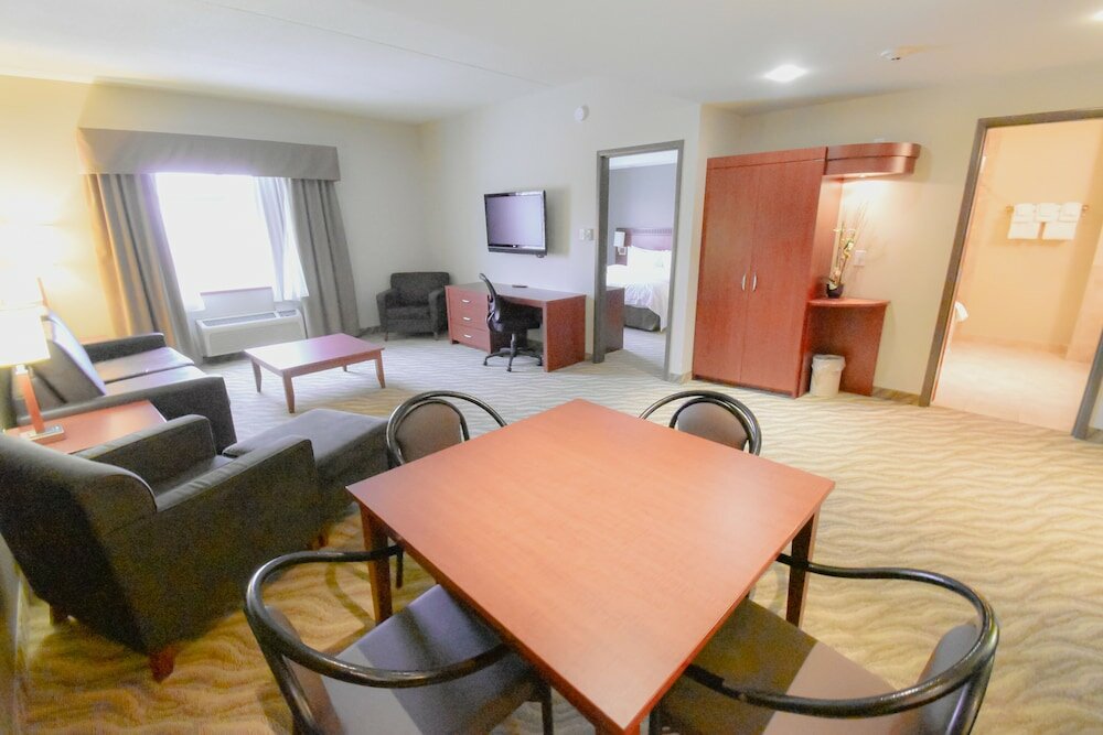 Фото Canad Inns Destination Centre Garden City