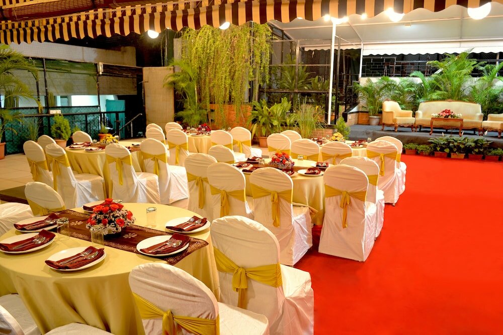 Фото The Emerald Hotel & Executive Apartments