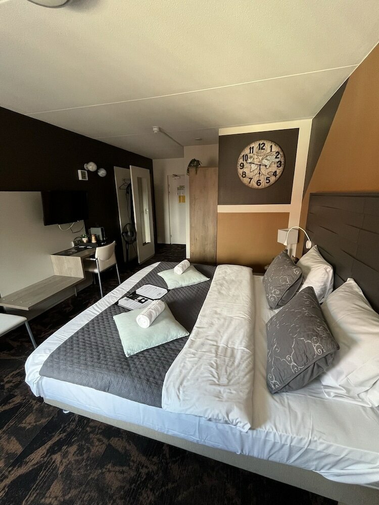 Фото The Happy Traveler