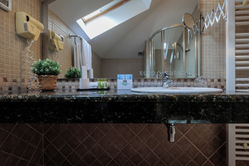 Фото Euro Garni Hotel