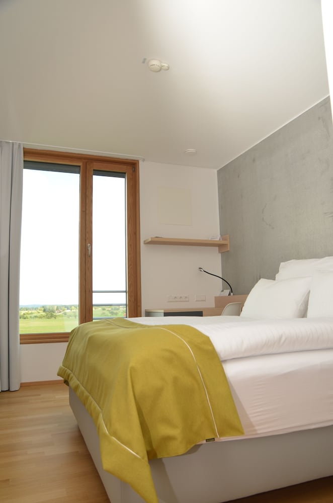 Фото Dekra Congresshotel Wart