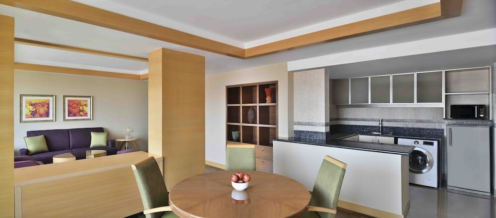 Фото Courtyard by Marriott Chennai