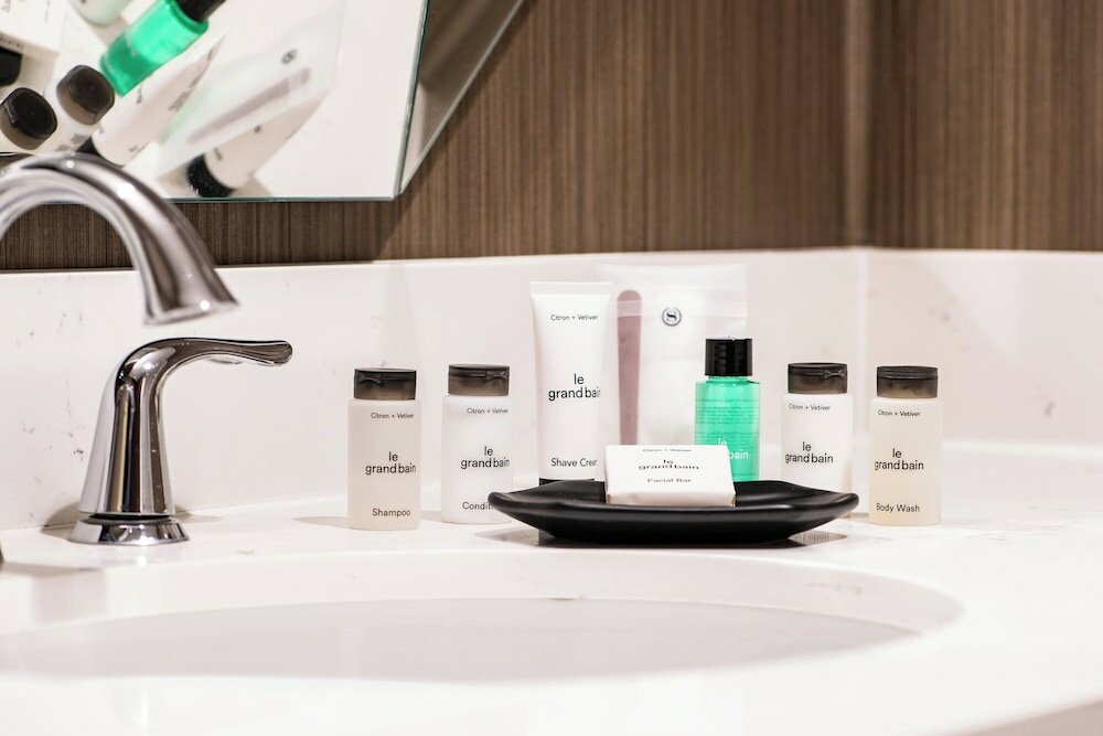 Фото Sheraton Milwaukee Brookfield Hotel