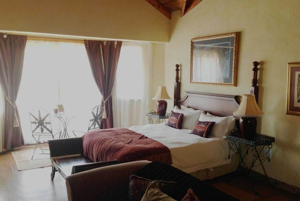 Фото Fox and Squirrel