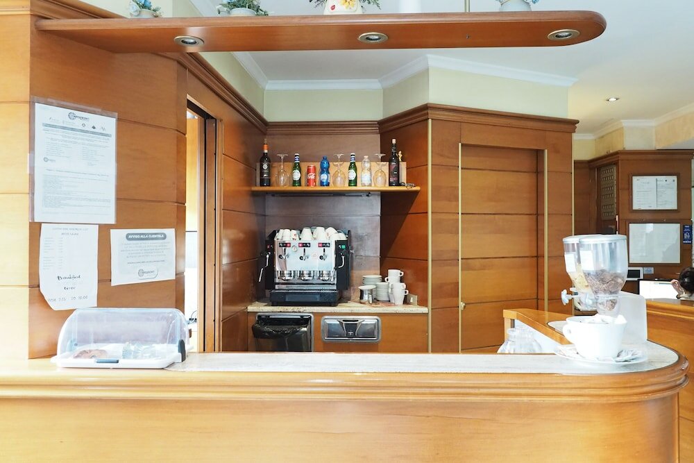 Фото Hotel Laura