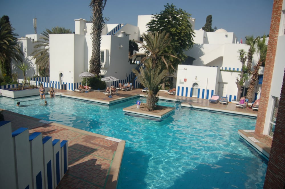 Фото Tagadirt Appart-Hotel