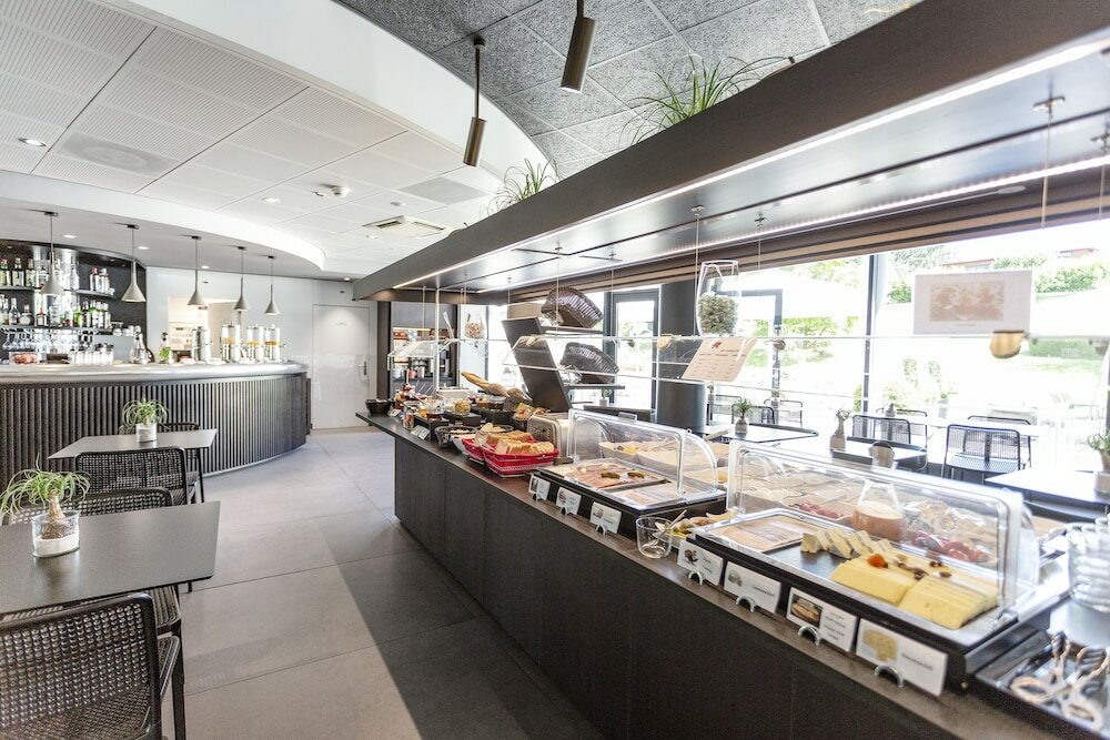 Фото Novotel Suites Geneve Aeroport