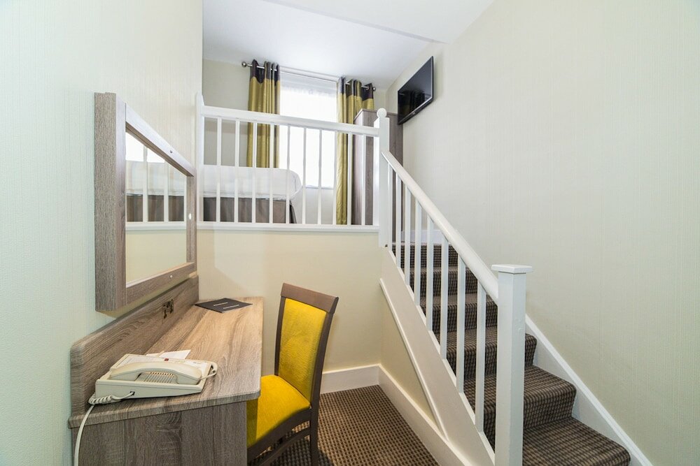 Фото Phoenix Hotel