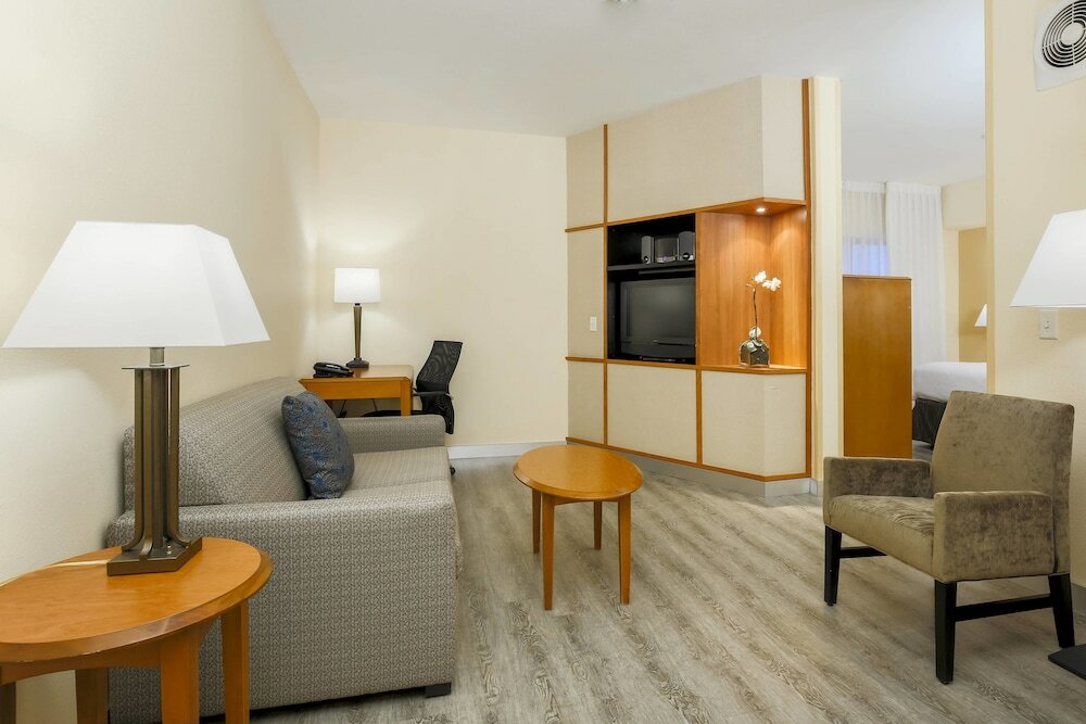 Фото Fairfield Inn & Suites Temecula by Marriott