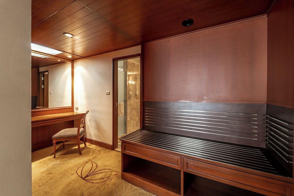 Фото Century Park Hotel