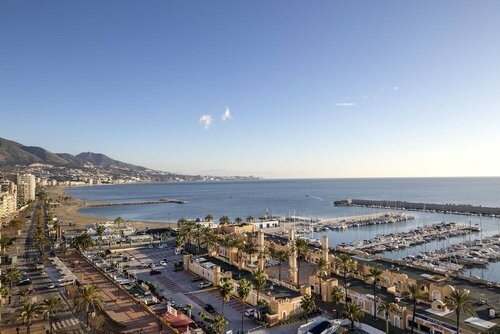 Внешний вид отеля Hotel Las Palmeras Affiliated by Fergus в Фуэнхироле, фото 4