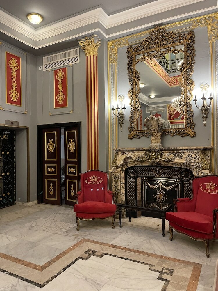 Фото Cosmopolitan Plaza Inn Hotel