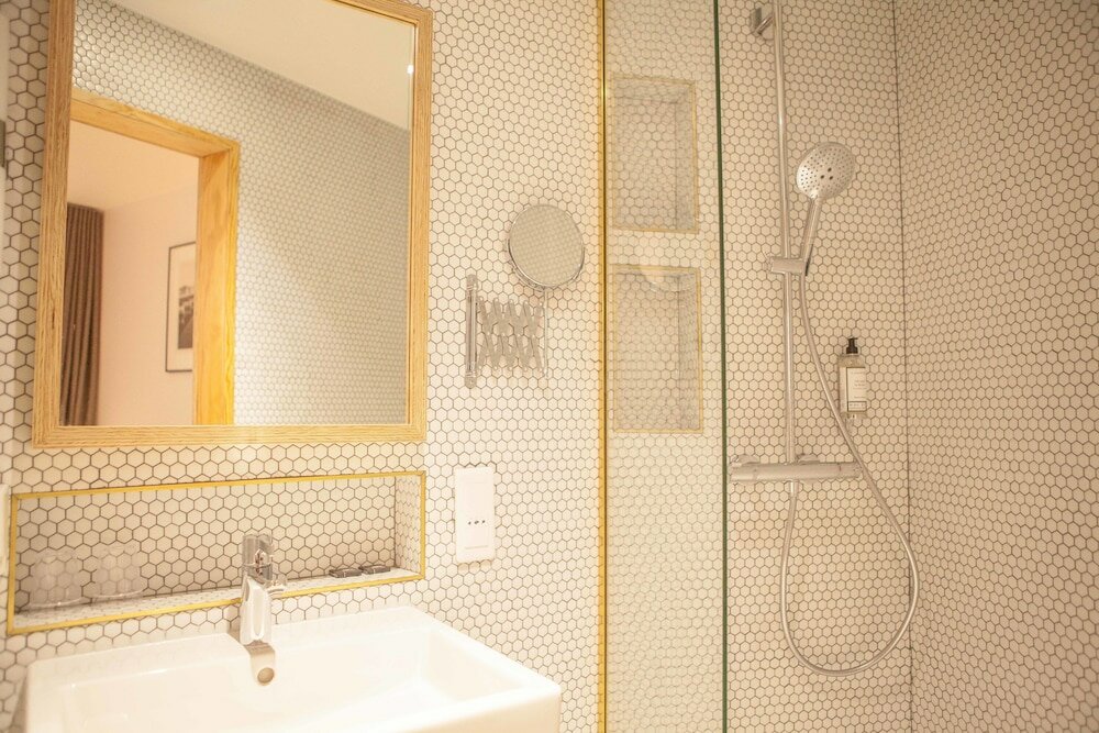 Фото Hotel Montholon Paris