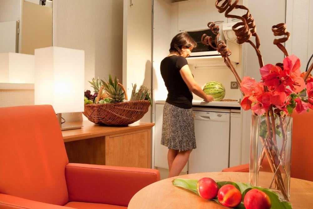 Фото The Originals Boutique, Hôtel Les Strélitzias, Antibes