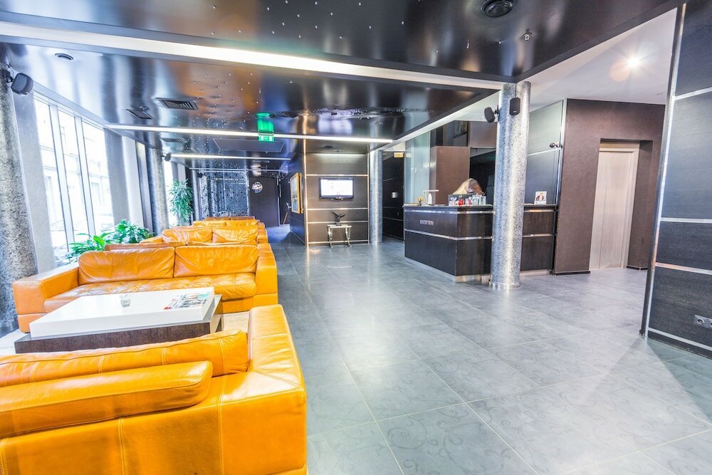 Фото Royal Square Hotel & Suites