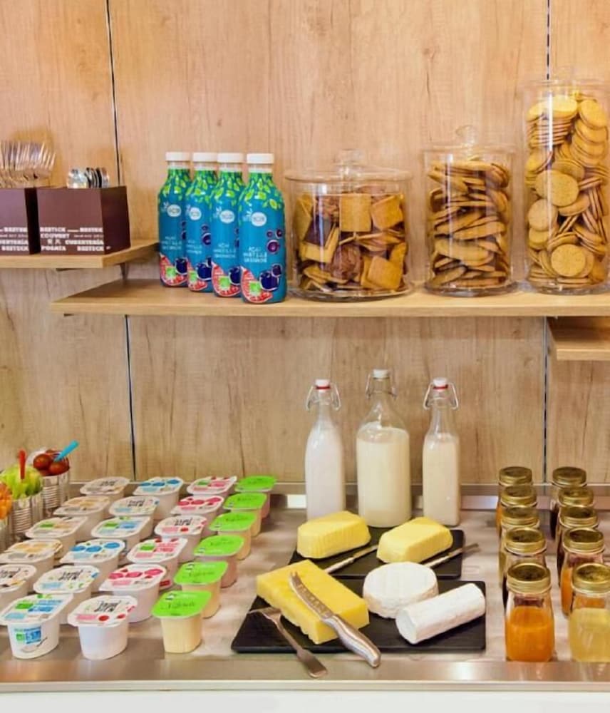 Фото Residhome Paris Guyancourt