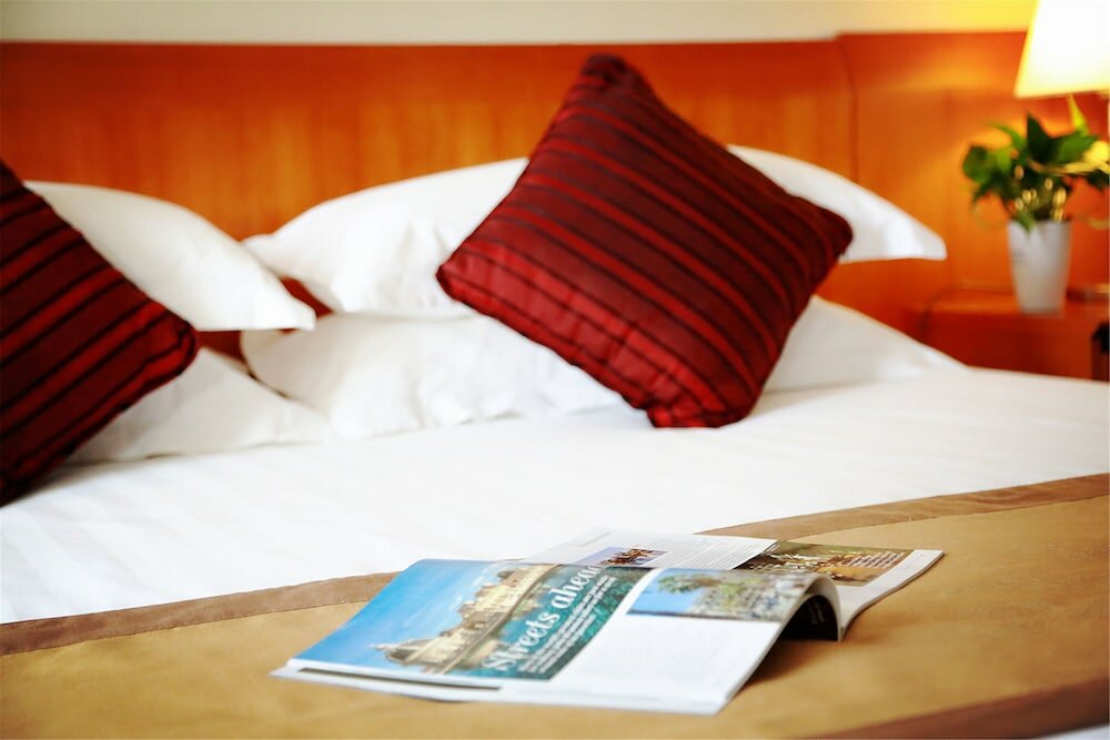 Фото Jinglun Hotel