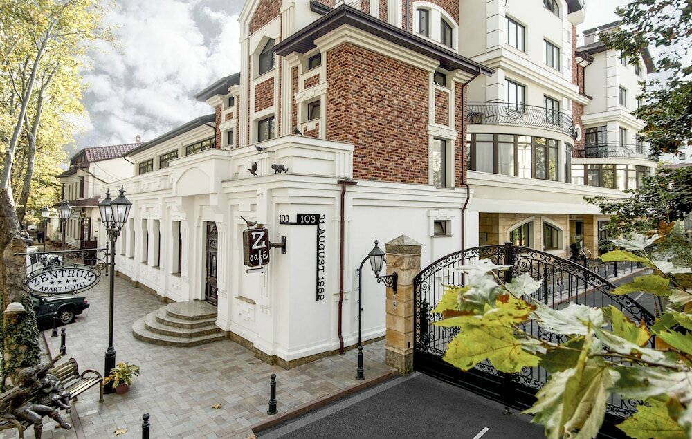 Фото отеля 1