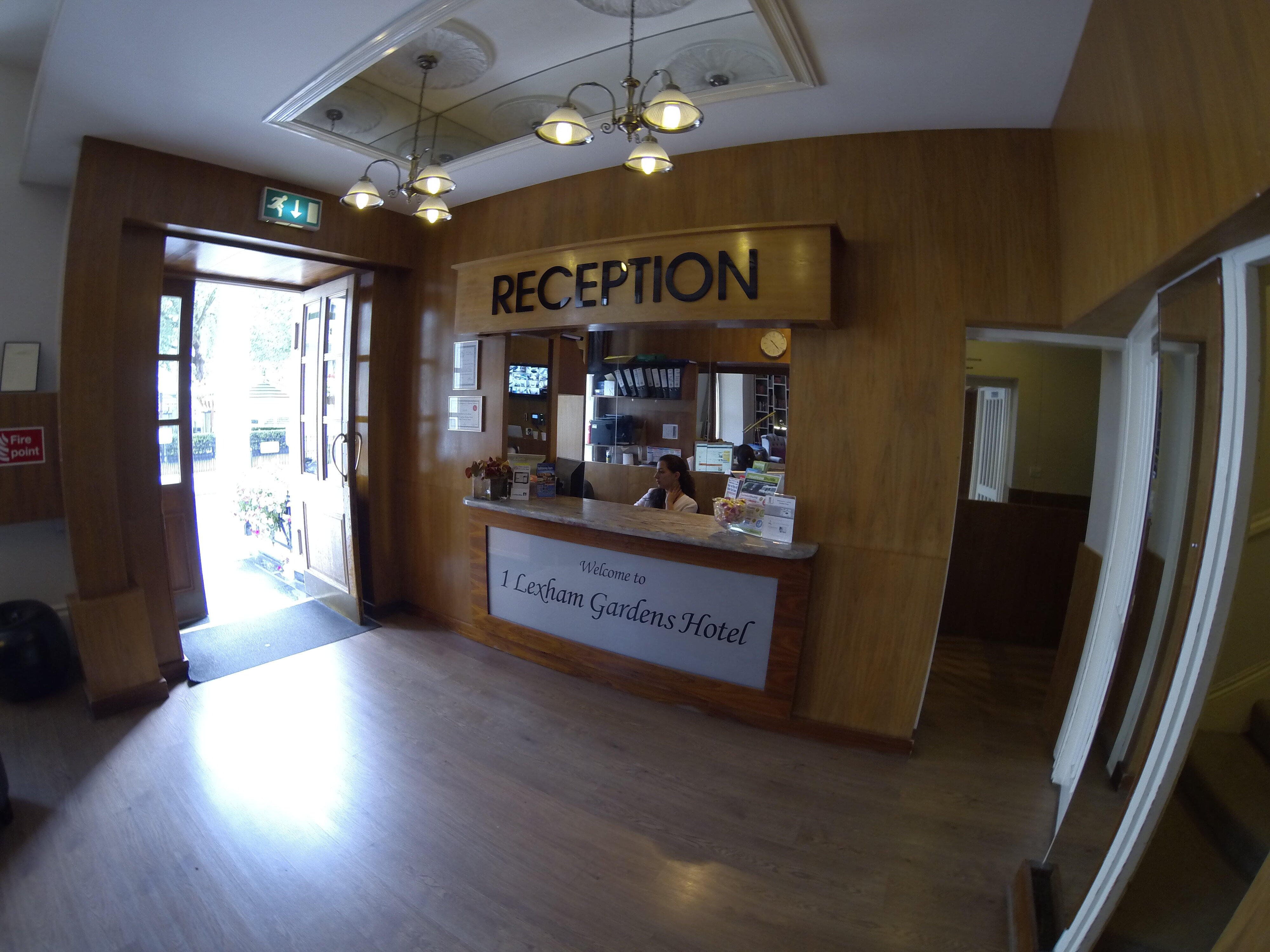 Фото 1 Lexham Gardens Hotel