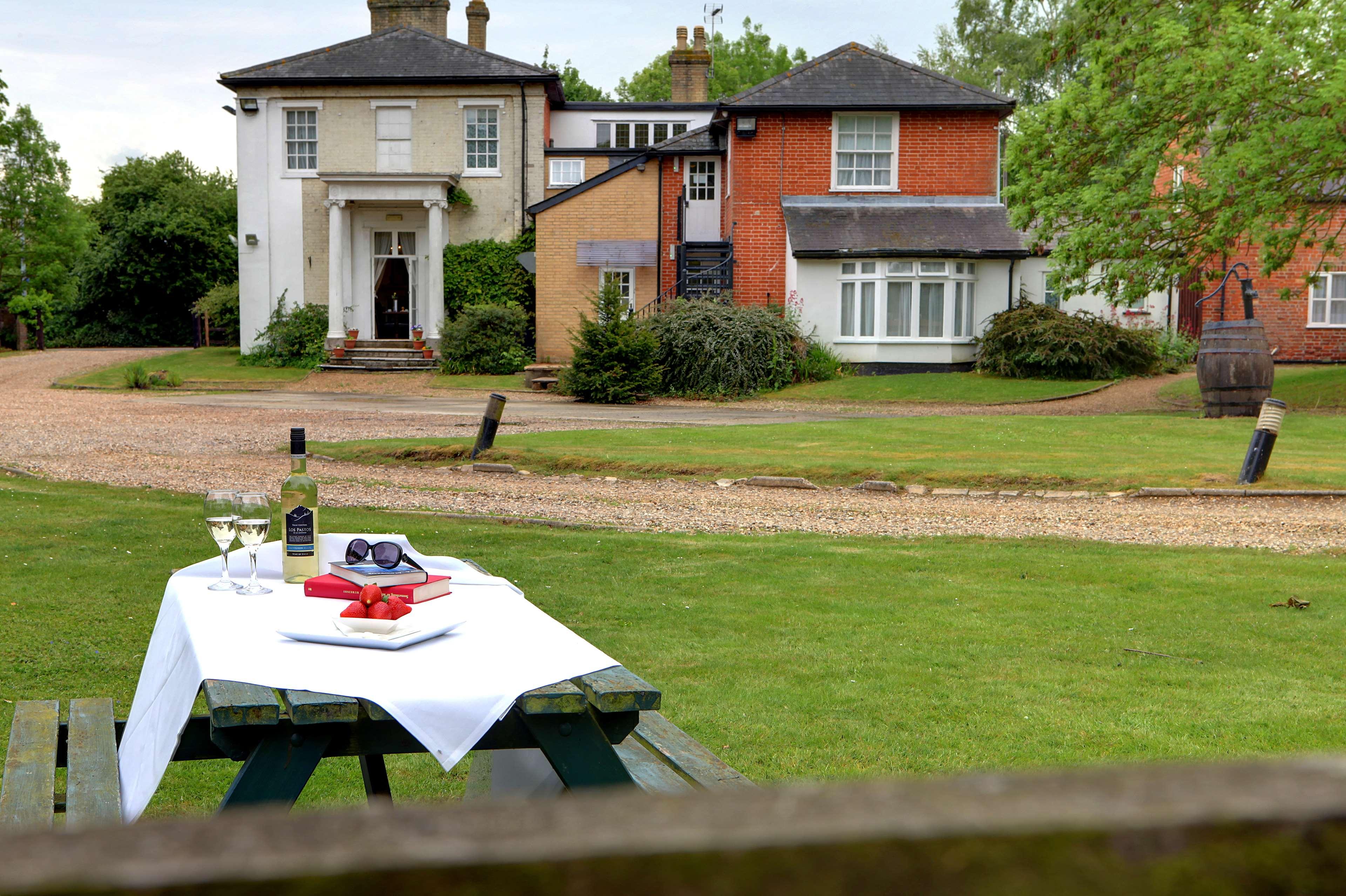 Фото The Gatehouse Hotel