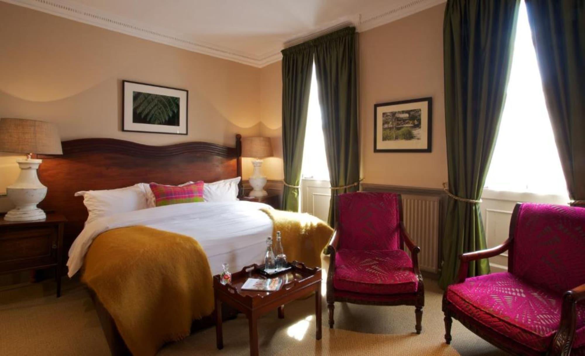 Фото The Feathers Hotel