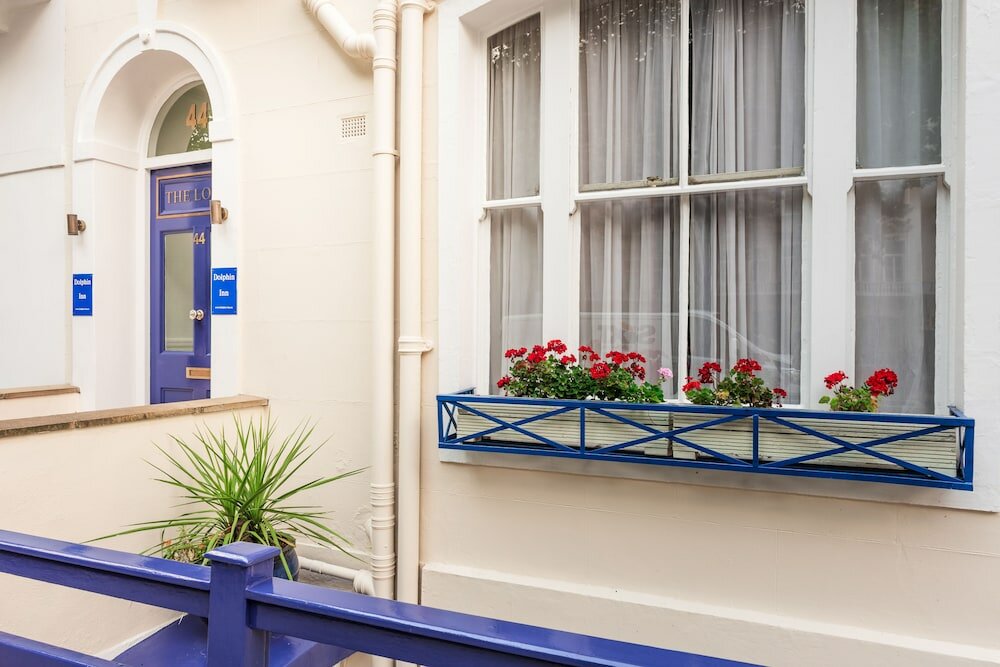 Фото Dolphin Inn