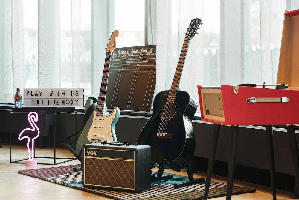 Фото Moxy Southampton