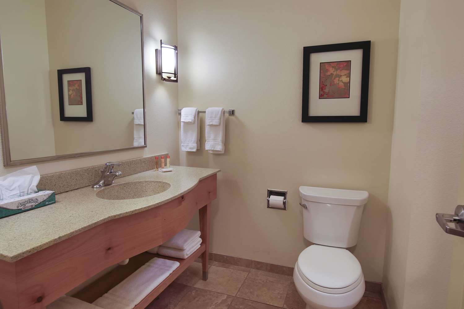 Фото Hawthorn Suites by Wyndham Minot