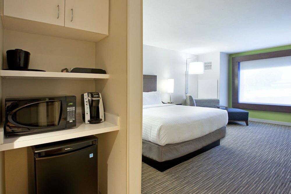 Фото Holiday Inn Express & Suites Austin Downtown - University, an Ihg Hotel