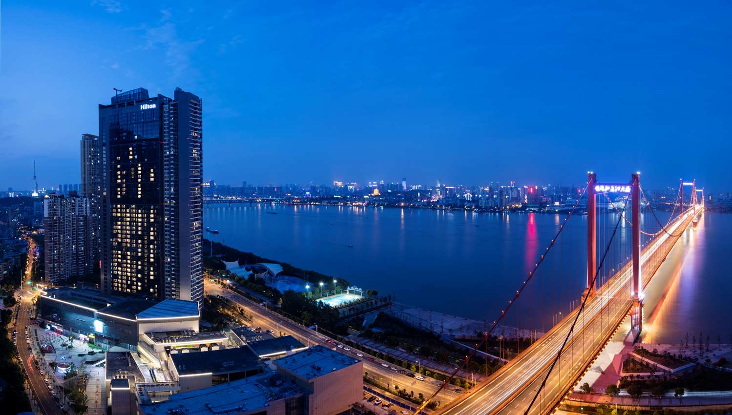 Фото Hilton Wuhan Riverside