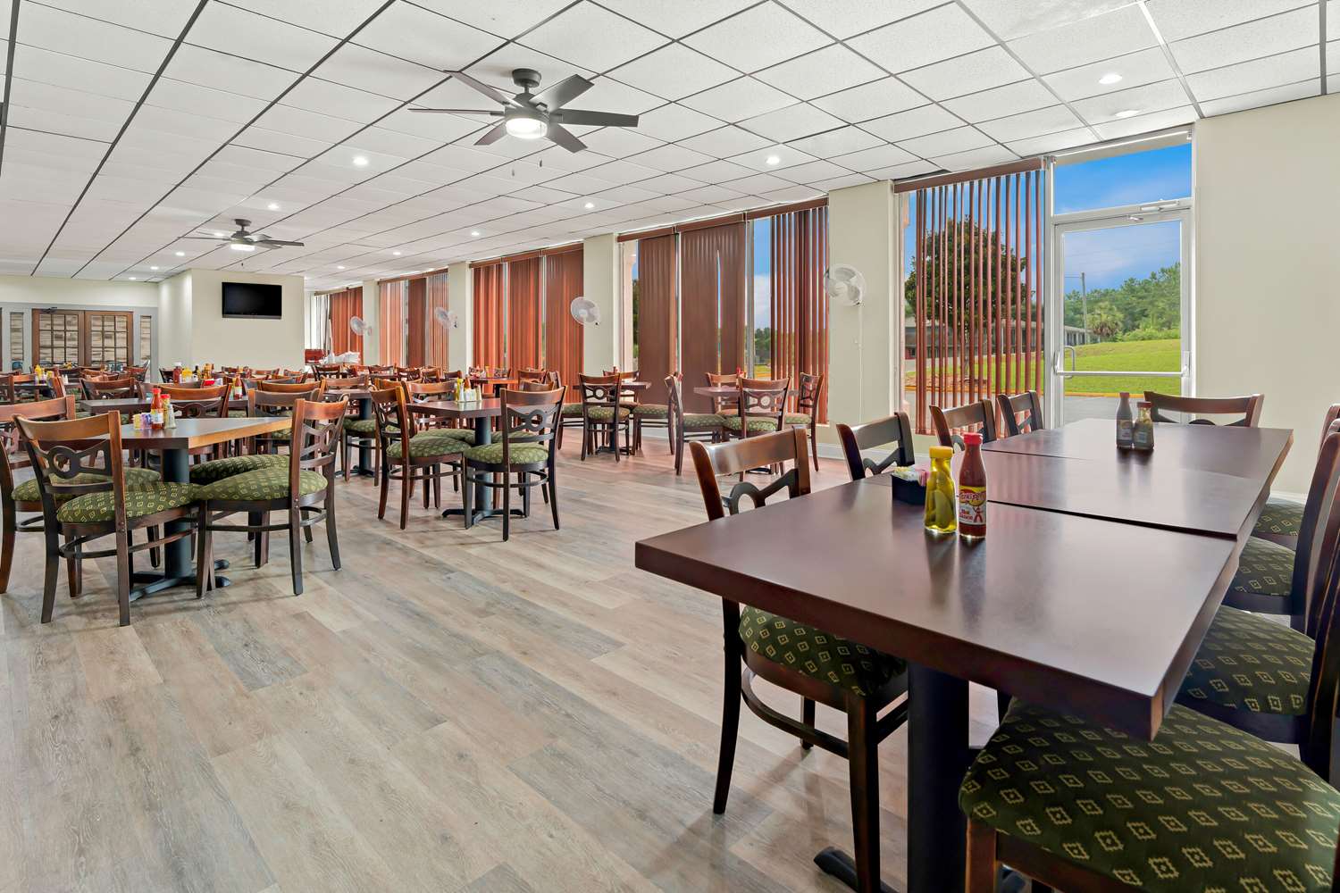 Фото Quality Inn Americus