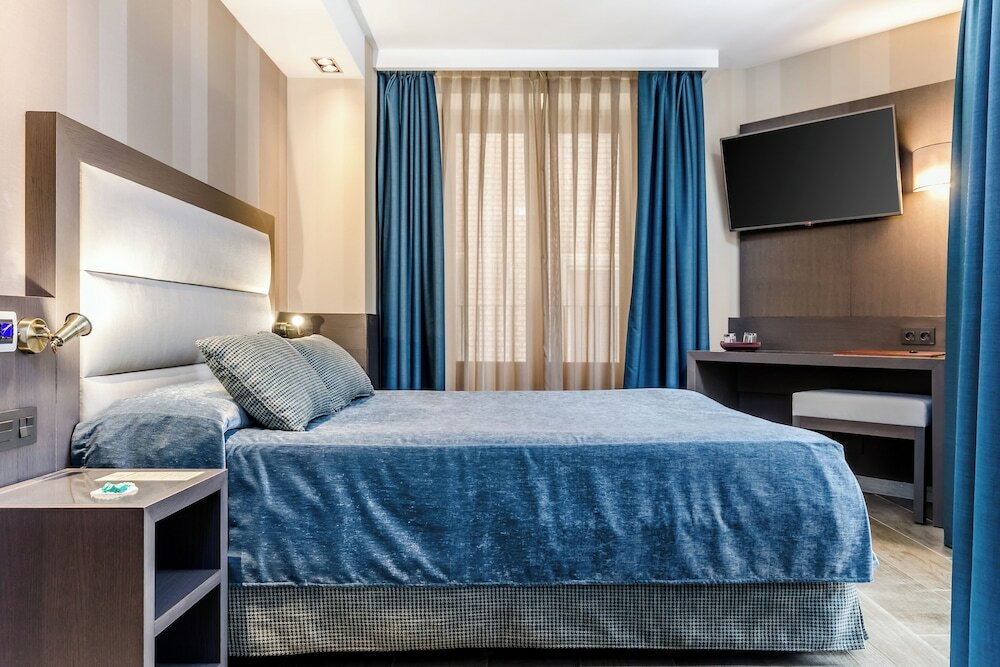 Фото Hotel Reina Cristina