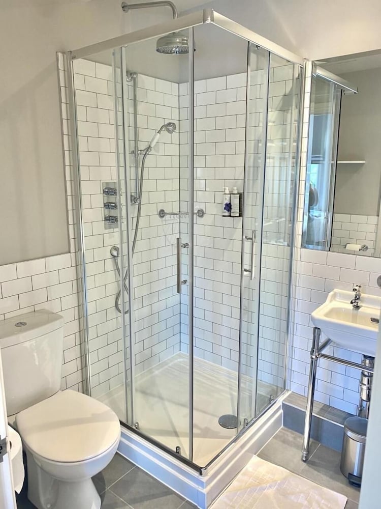 Фото The Bridge in Barnes