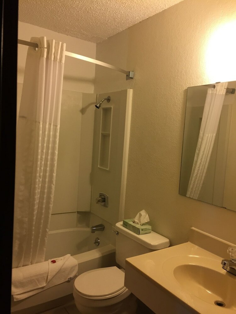 Фото Super 8 by Wyndham Raton