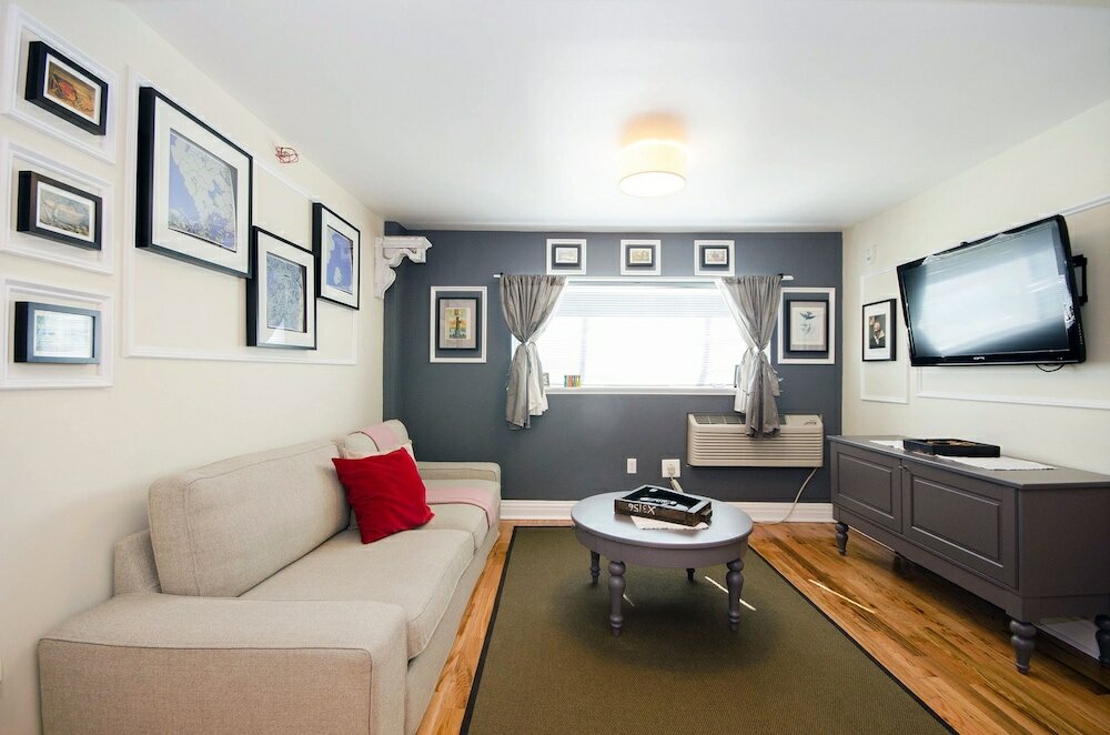 Фото The Box House Hotel