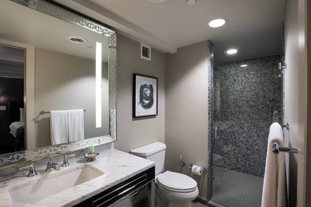 Фото Ambassador Hotel Kansas City, Autograph Collection