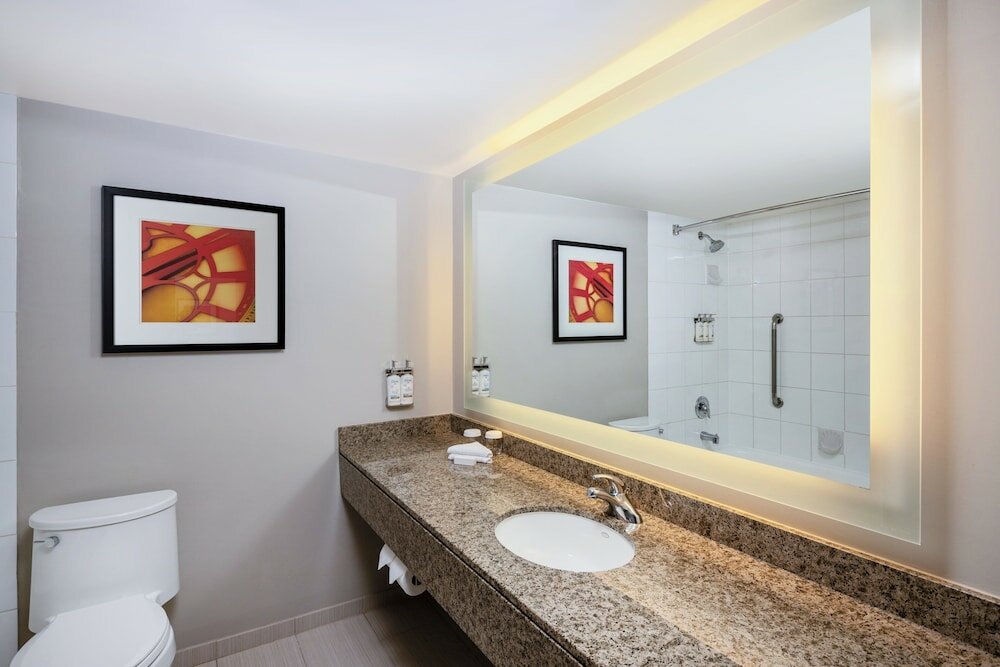 Фото Holiday Inn Vancouver Airport Richmond, an Ihg Hotel