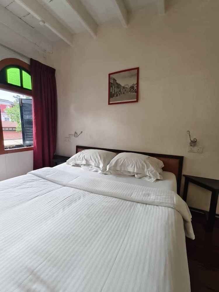 Фото Red Inn Court