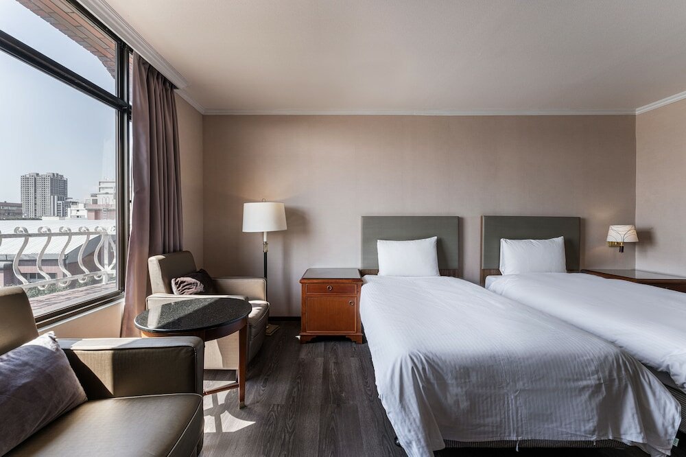 Фото Hotel j Metropolis